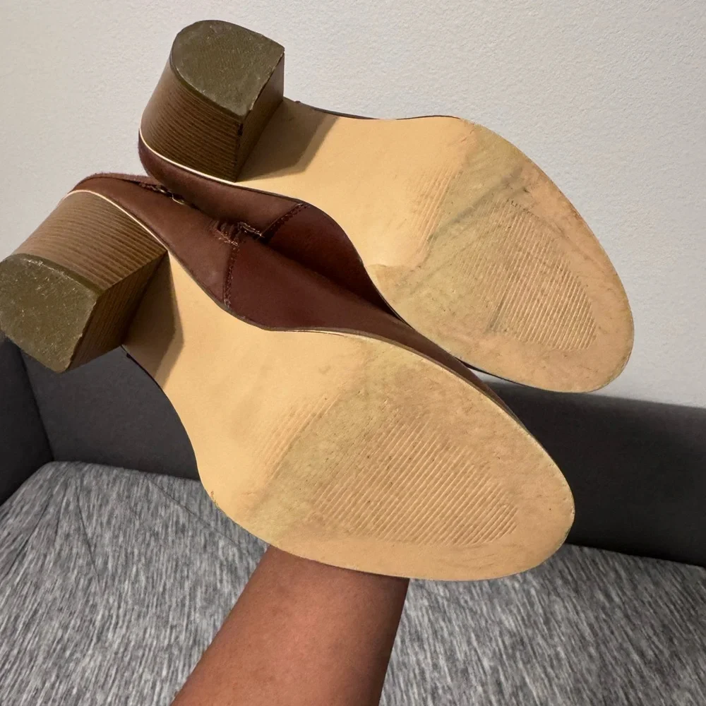 Laundry By Shelli Segal Chestnut Ankle Boots - Picture 4 of 4